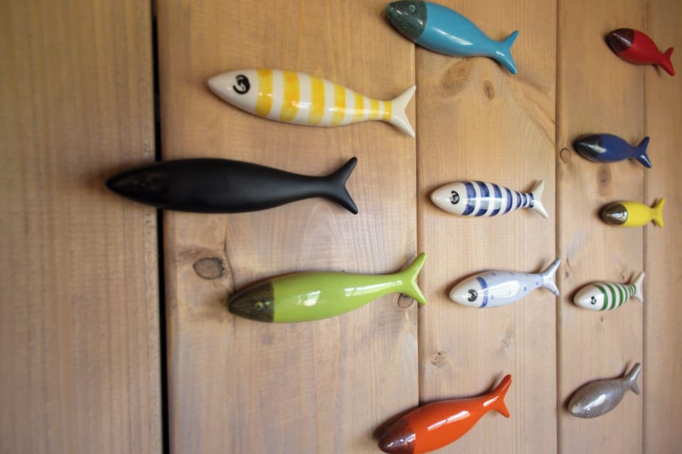 Tent, 1 Queen Bed, Private Bathroom, Garden View | Living area