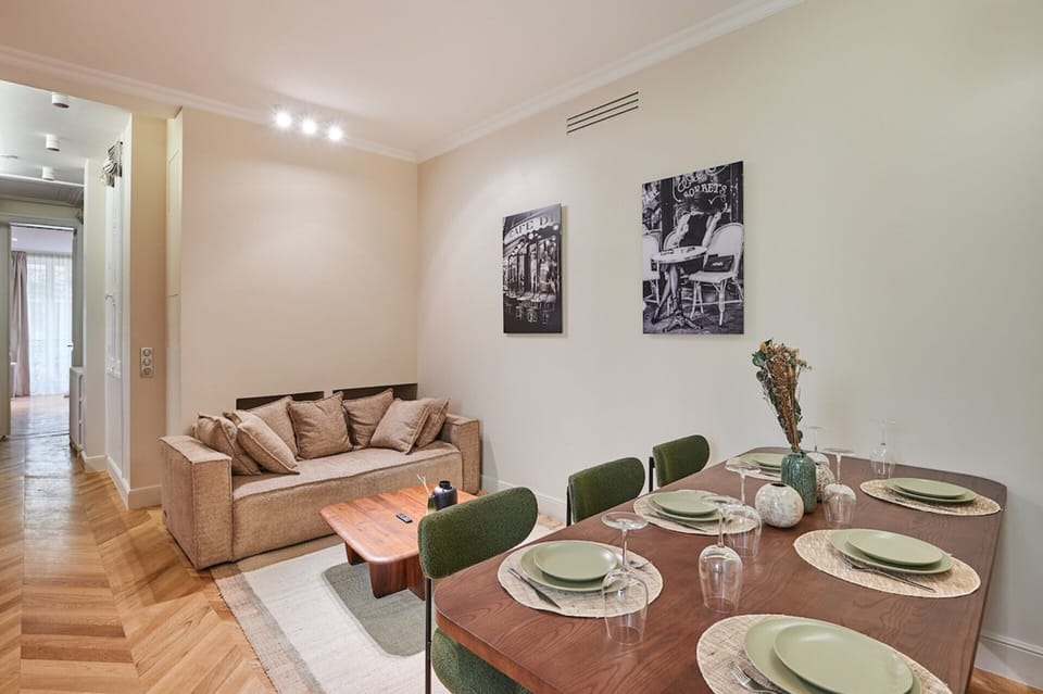 Apartment | Dining