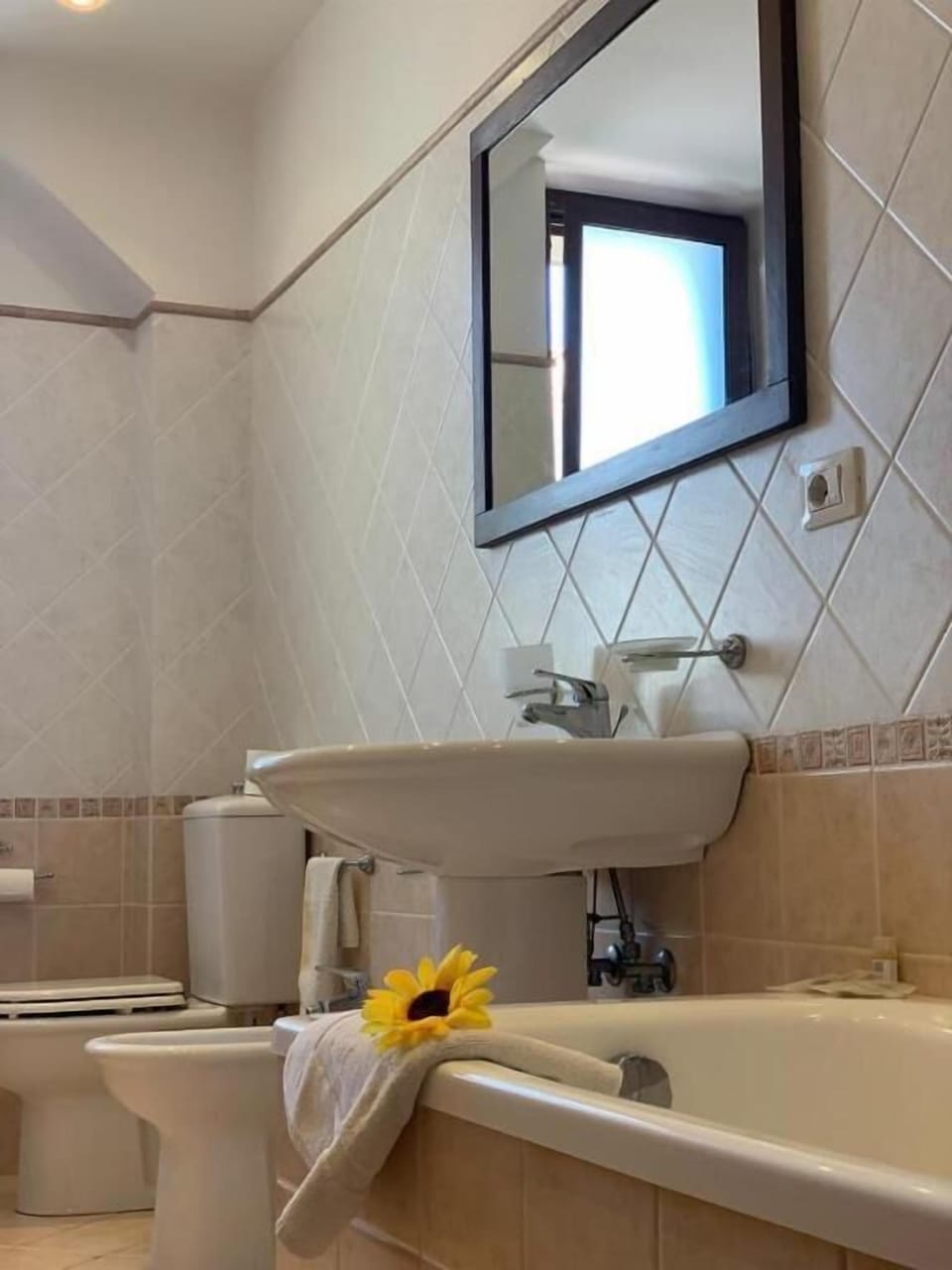 Standard Double Room, City View | Bathroom | Hair dryer, towels, soap, shampoo