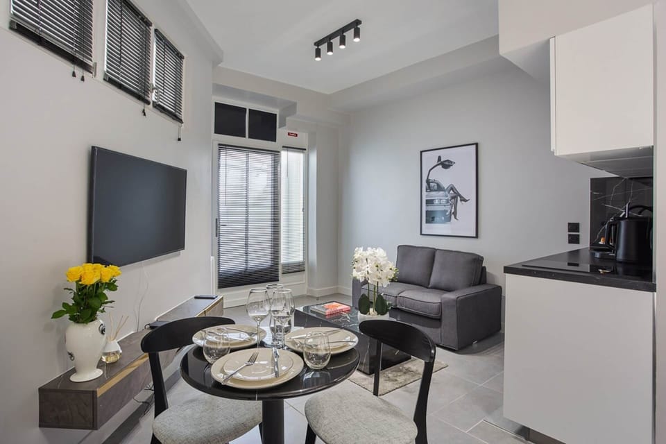 Apartment | Dining