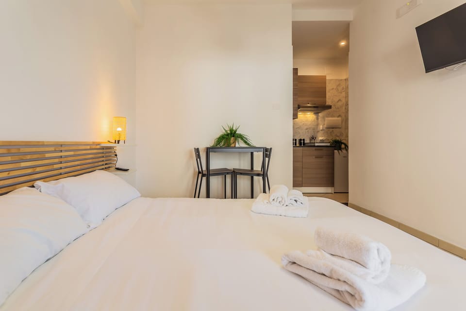 Double Room, Balcony | WiFi (free)
