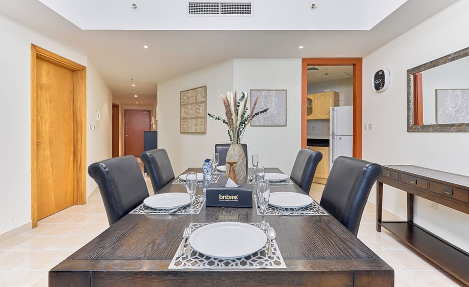 Premium Apartment, 4 Bedrooms | Dining room