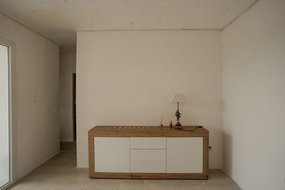 House, Hot Tub | Living area | 40-inch TV with satellite channels, video-game console