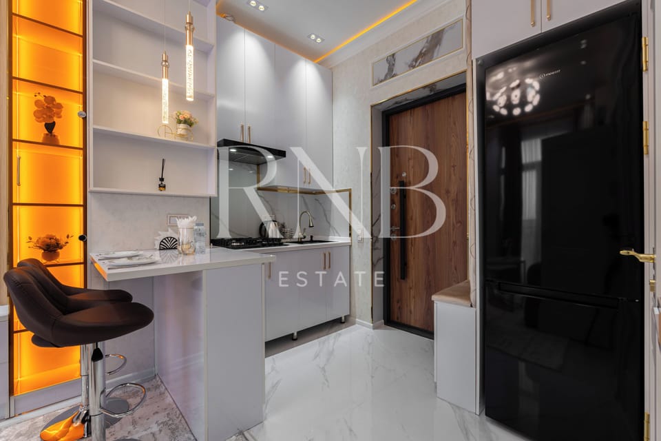 Comfort Condo, Balcony, City View | Private kitchen | Electric kettle