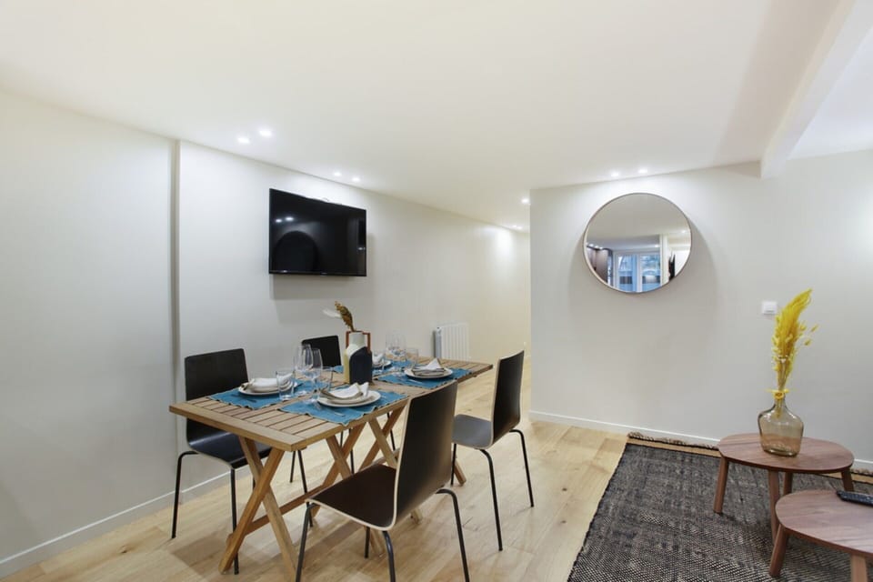 Apartment | Dining