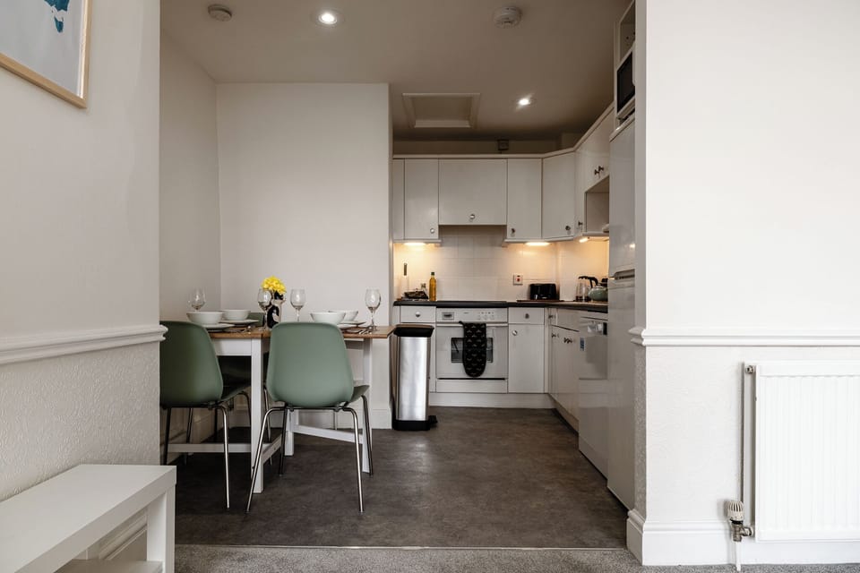 Apartment, City View | Private kitchen