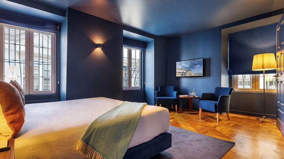 Deluxe Room, City View | Pillowtop beds, minibar, in-room safe, cribs (surcharge)