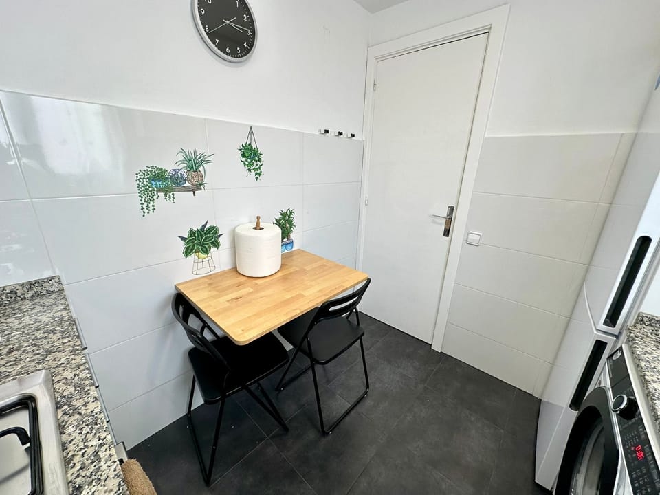 Fridge, microwave, stovetop, electric kettle