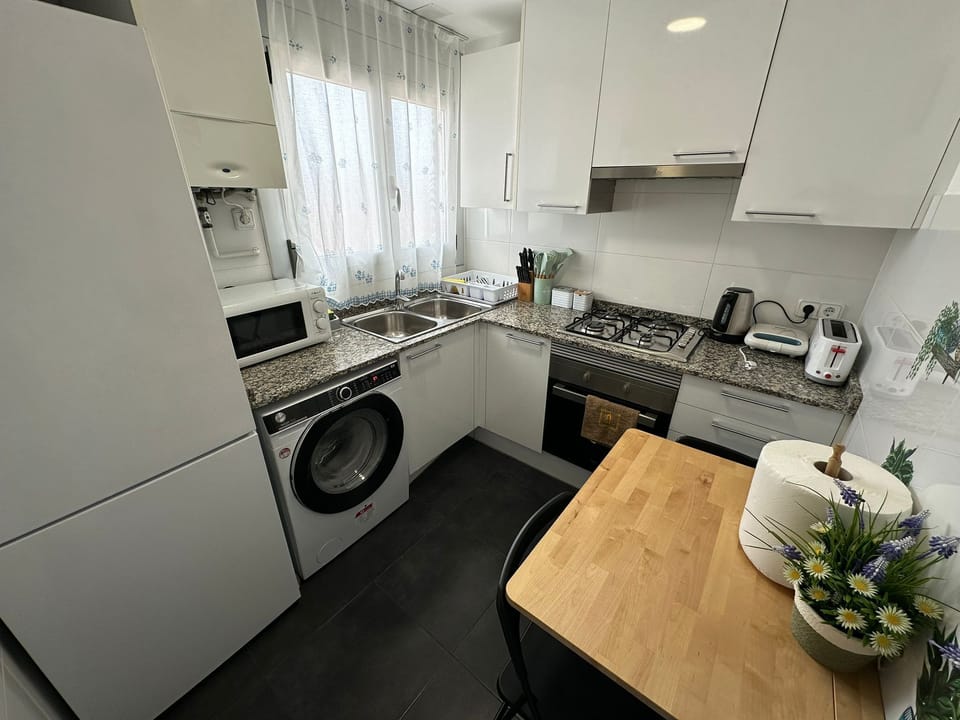 Fridge, microwave, stovetop, electric kettle