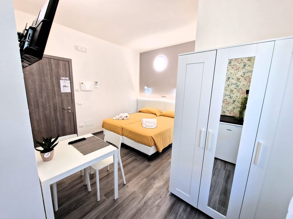 Classic Double or Twin Room | Iron/ironing board, free WiFi