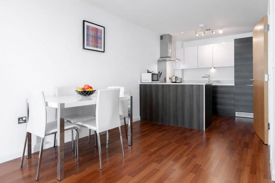 Apartment, 1 King Bed | Private kitchen | Full-size fridge, microwave, oven, stovetop