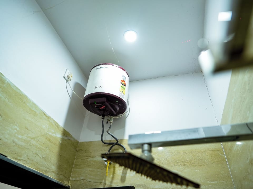 Deluxe Room | Bathroom | Slippers