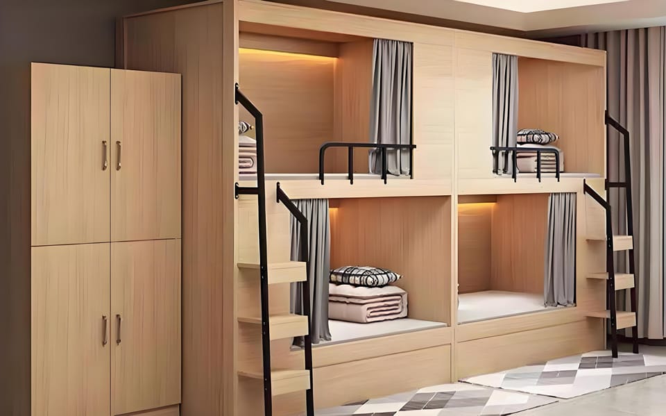 WiFi (free), bed sheets
