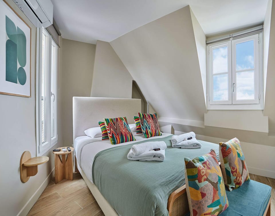 Apartment | Iron/ironing board, bed sheets