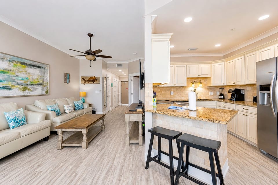 Condo, 1 Bedroom | Private kitchen | Coffee/tea maker, fridge, oven