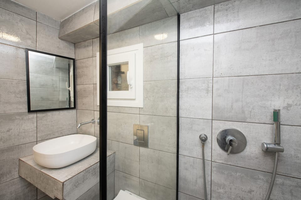 Studio | Bathroom | Slippers