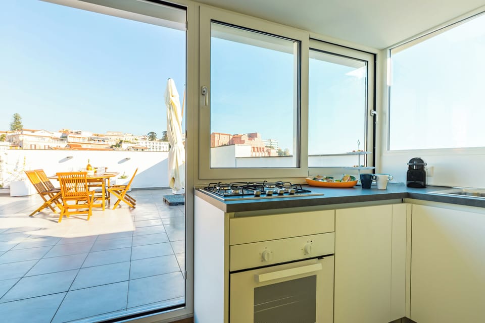 Apartment, 2 Bedrooms, Sea View, Sea Facing | Private kitchen | Full-size fridge, microwave, oven, stovetop