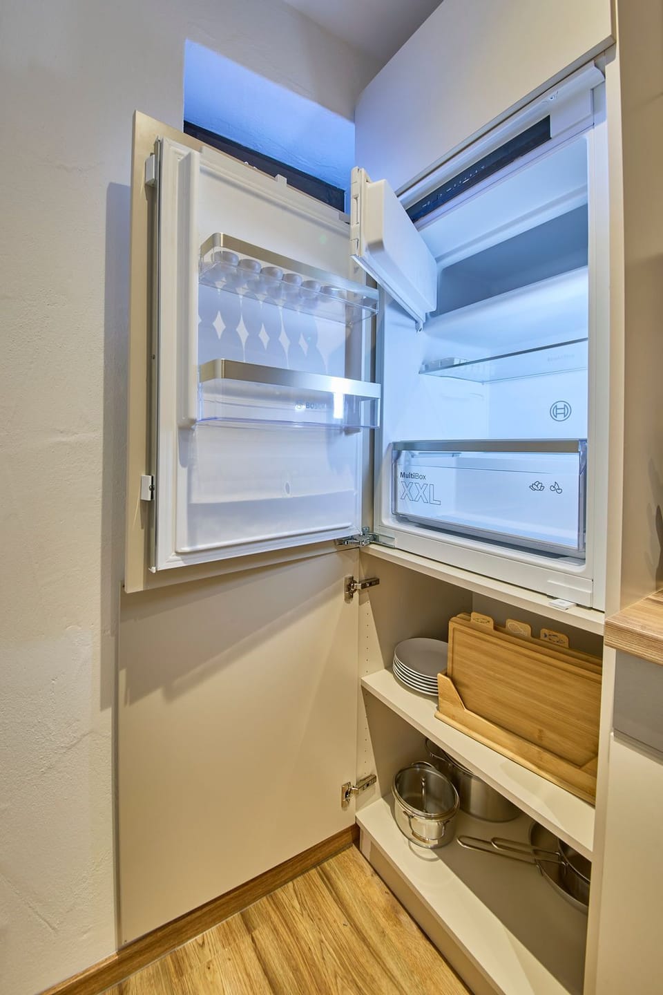 Classic Apartment, 2 Bedrooms, Non Smoking, Balcony | Private kitchen | Full-size fridge, oven, stovetop, dishwasher