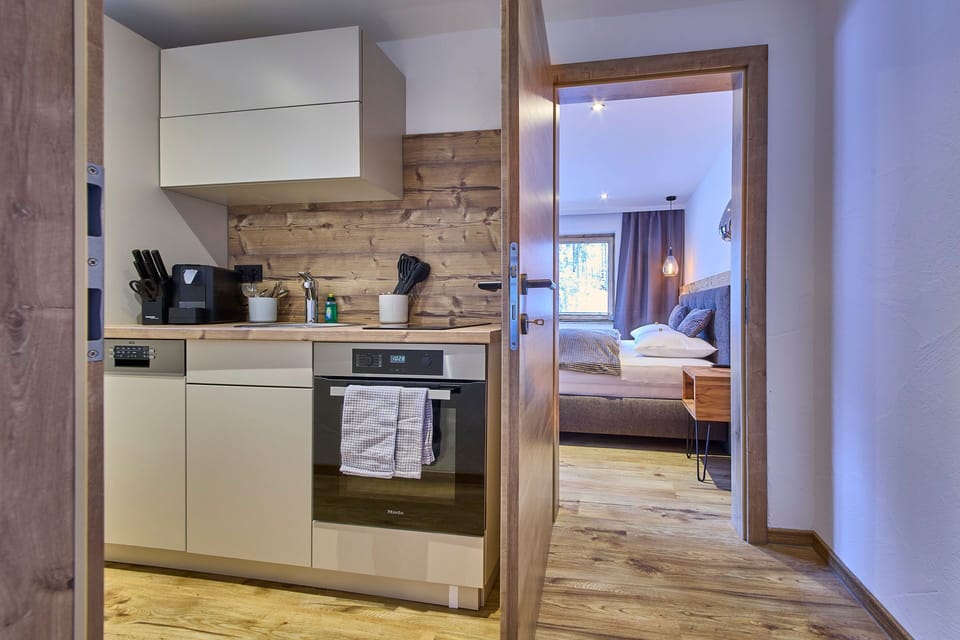 Classic Apartment, 2 Bedrooms, Non Smoking, Balcony | Private kitchen | Full-size fridge, oven, stovetop, dishwasher