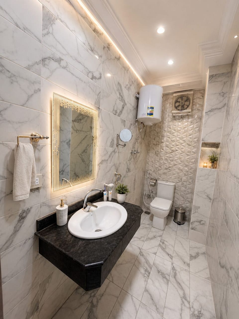 Luxury Room | Bathroom | Separate tub and shower, designer toiletries, hair dryer