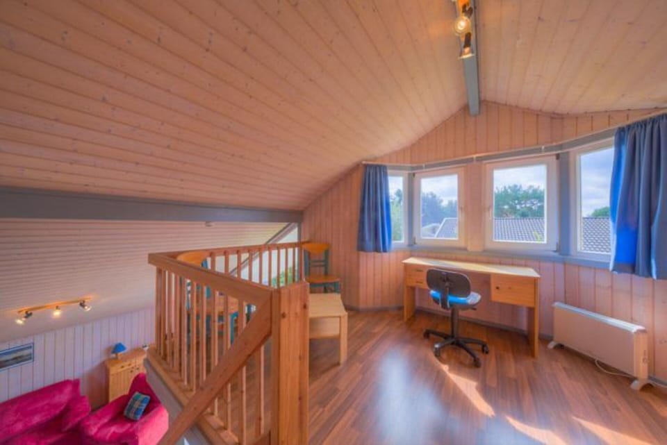 House | 3 bedrooms, individually furnished
