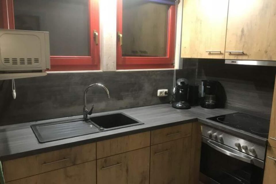 House | Private kitchen | Electric kettle, toaster, highchair