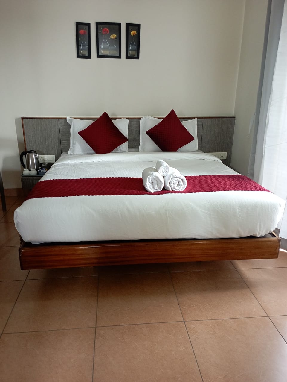 Deluxe Double Room, 1 Double Bed, Air conditioning | Iron/ironing board, free WiFi