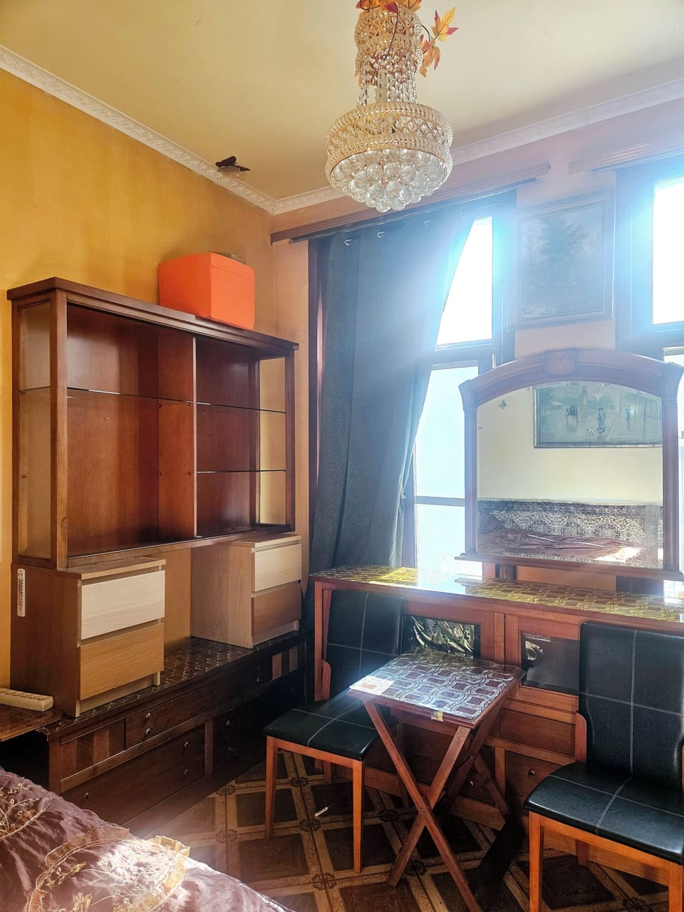 Shared Dormitory, 1 Bedroom | Living room | Books