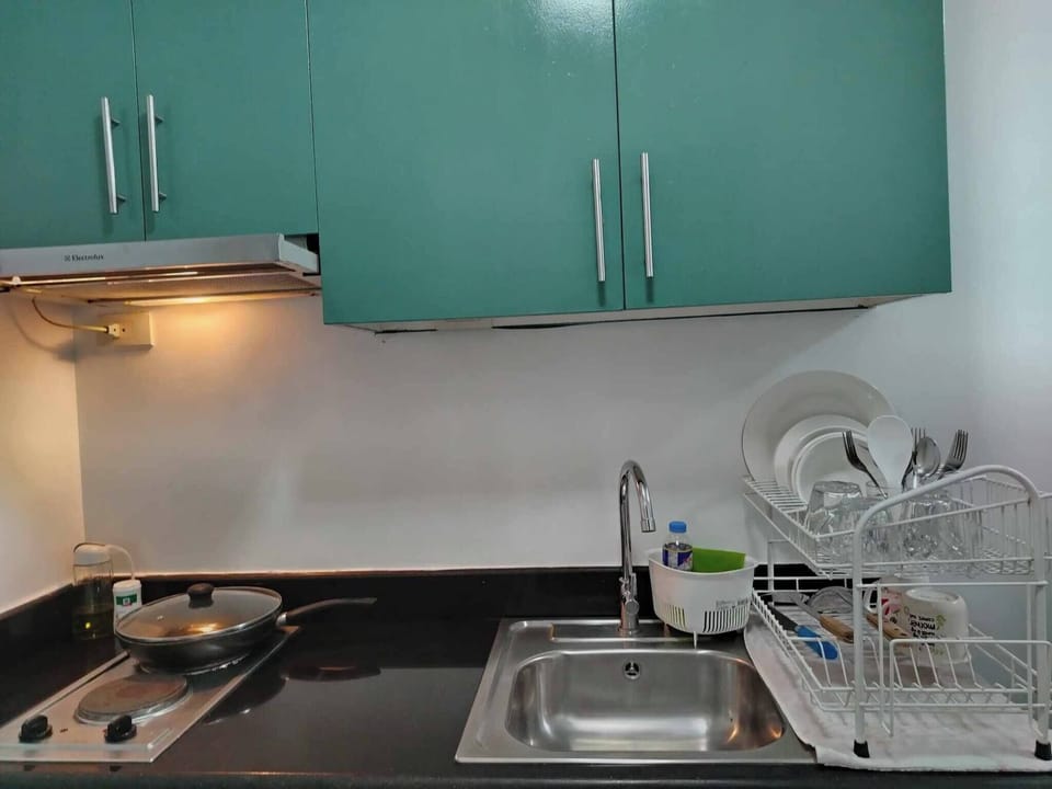Condo, 1 Bedroom, Garden View | Private kitchen | Cookware/dishes/utensils