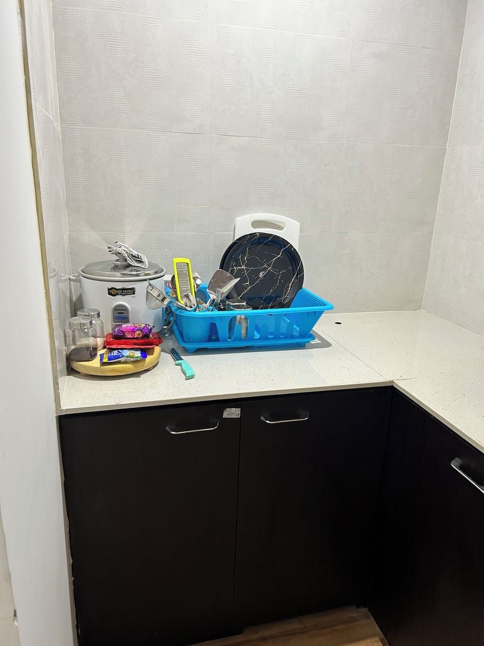 Deluxe Studio, 1 King Bed with Sofa bed, Garden View | Private kitchen | Fridge, stovetop, cookware/dishes/utensils