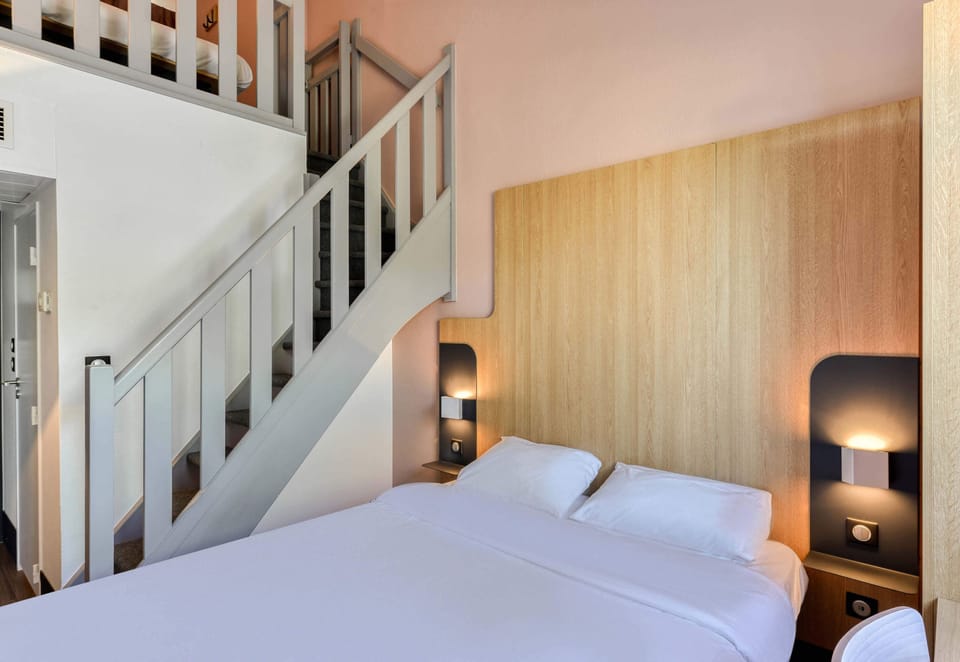 Quadruple Room, Non Smoking | Premium bedding, soundproofing, free WiFi, bed sheets