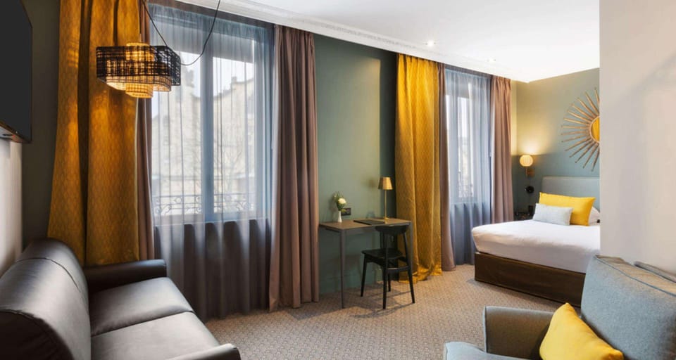 In-room safe, desk, laptop workspace, blackout drapes