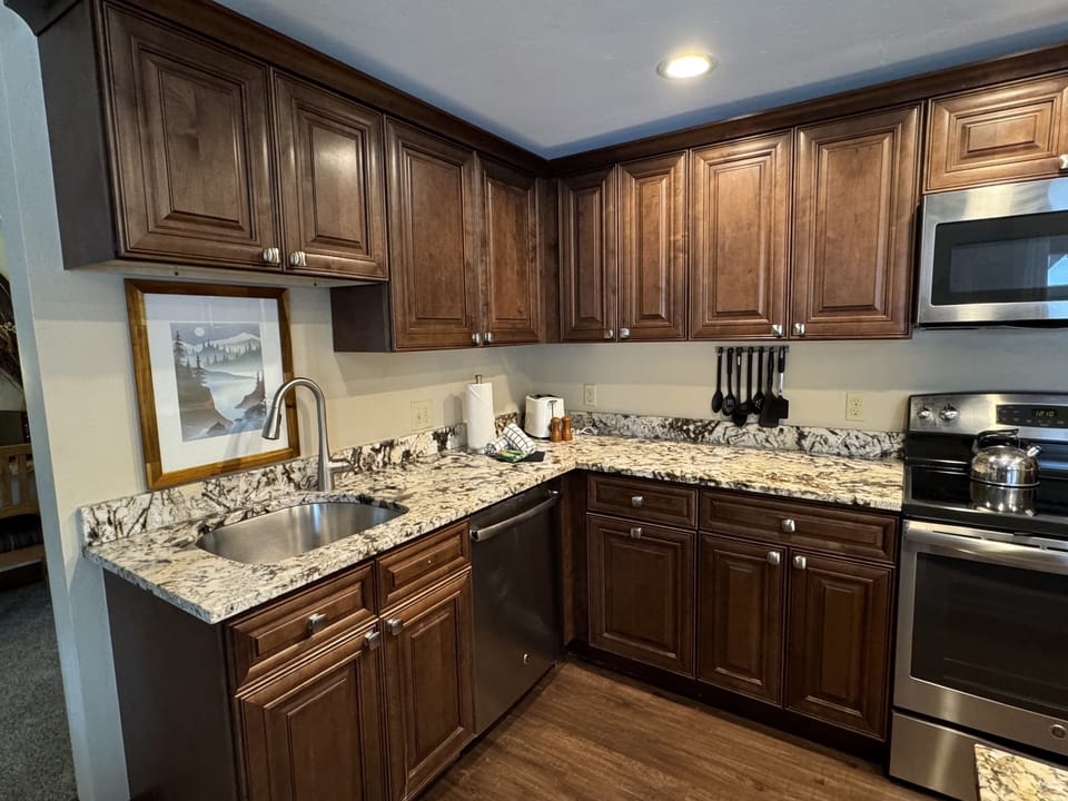Condo, 3 Bedrooms | Private kitchen | Fridge, oven, toaster