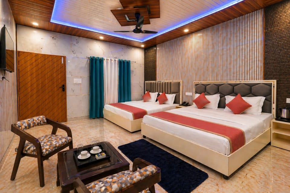 Family Room, Mountain View | In-room safe, free WiFi, bed sheets