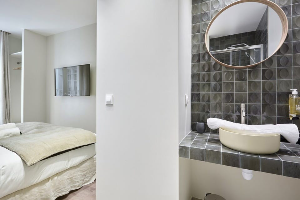 Modern 2 Bedrooms Apartment Le Marais/ Beaubourg Apartment hotel in Paris