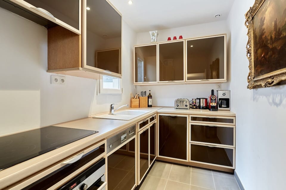 Apartment | Private kitchen | Fridge, oven, stovetop, dishwasher