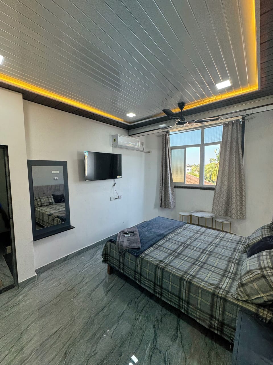 Deluxe Room, City View | Desk, laptop workspace, soundproofing, WiFi (free)