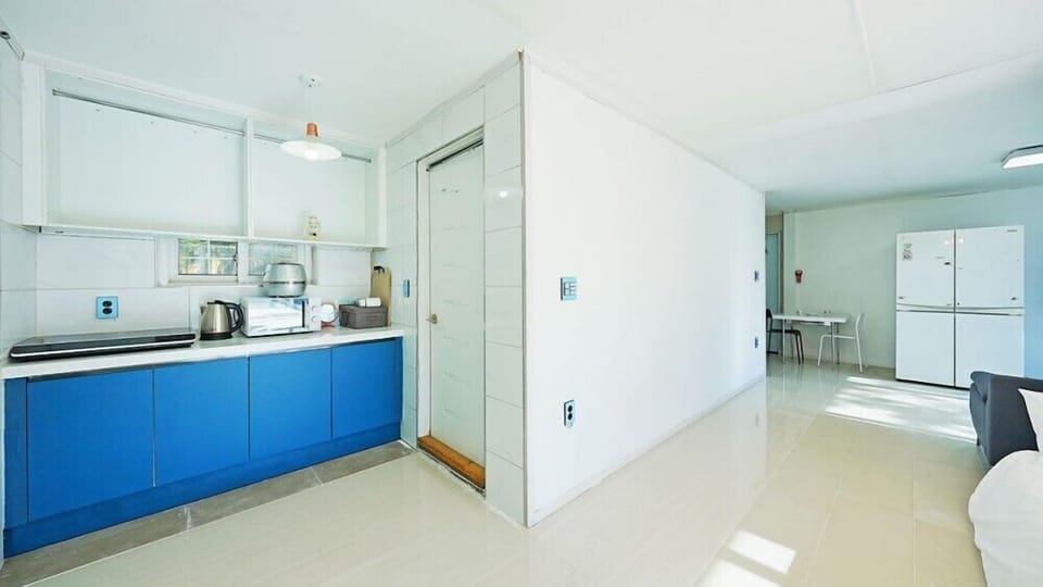 Room (spring)
