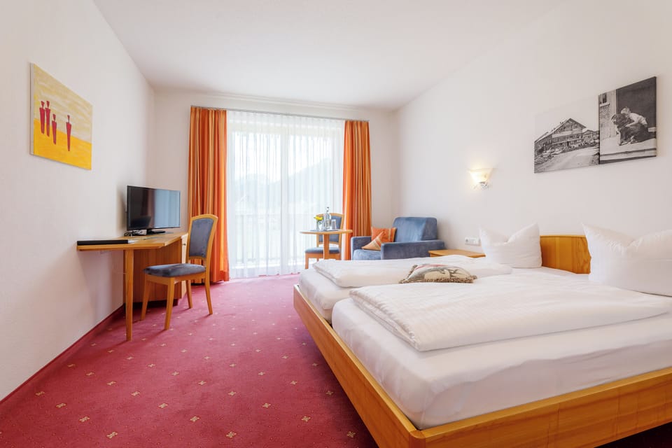 In-room safe, blackout drapes, free WiFi