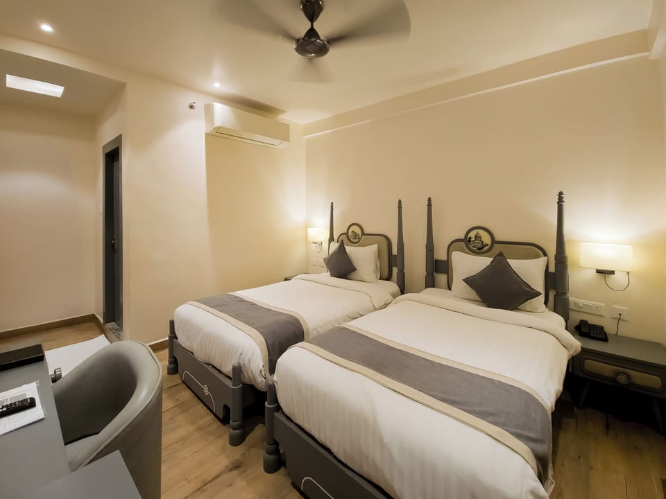 Executive Room, City View | Bathroom | Towels, soap, shampoo, toilet paper