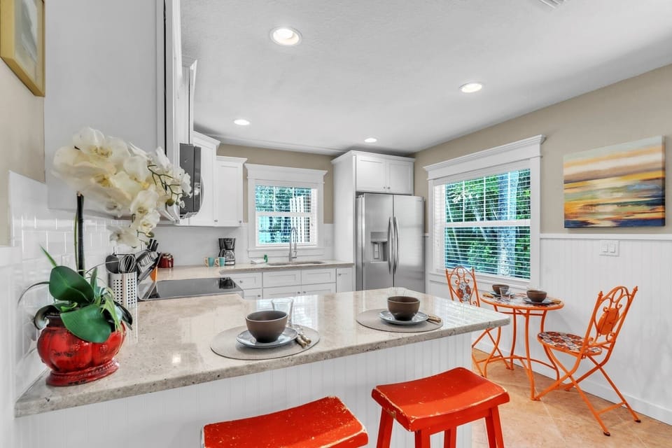 Bungalow, 1 Bedroom | Private kitchen | Coffee/tea maker, fridge, oven, toaster