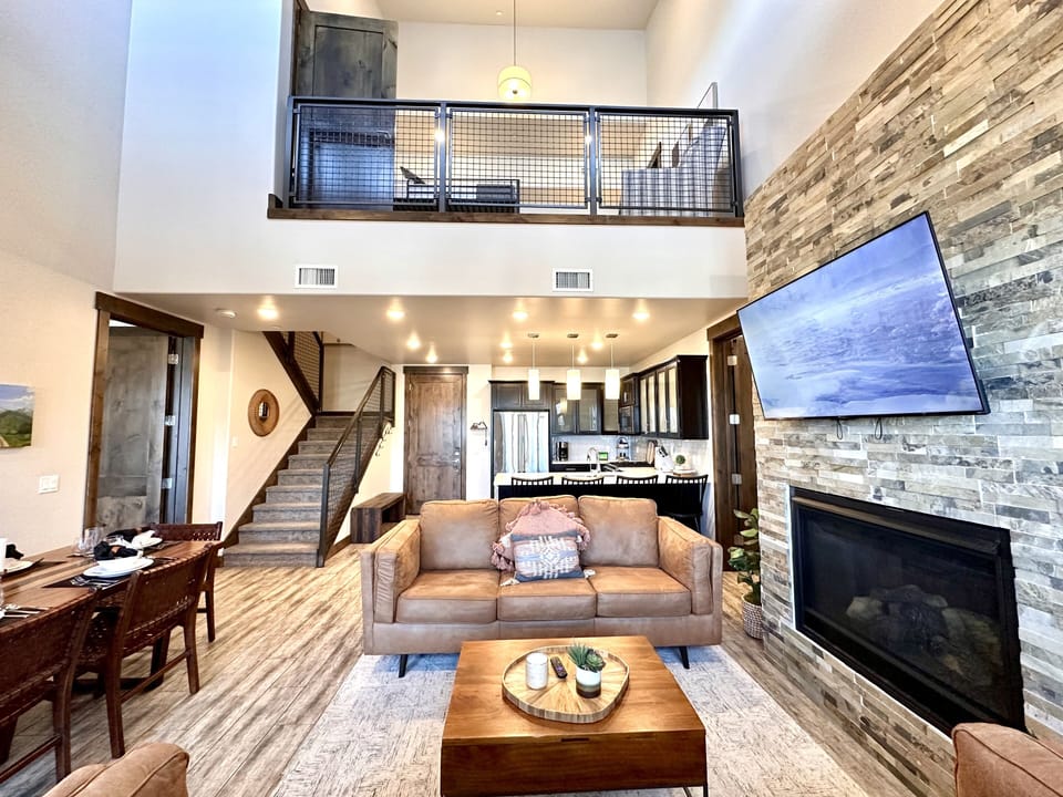 Condo, 3 Bedrooms | Living area | Smart TV