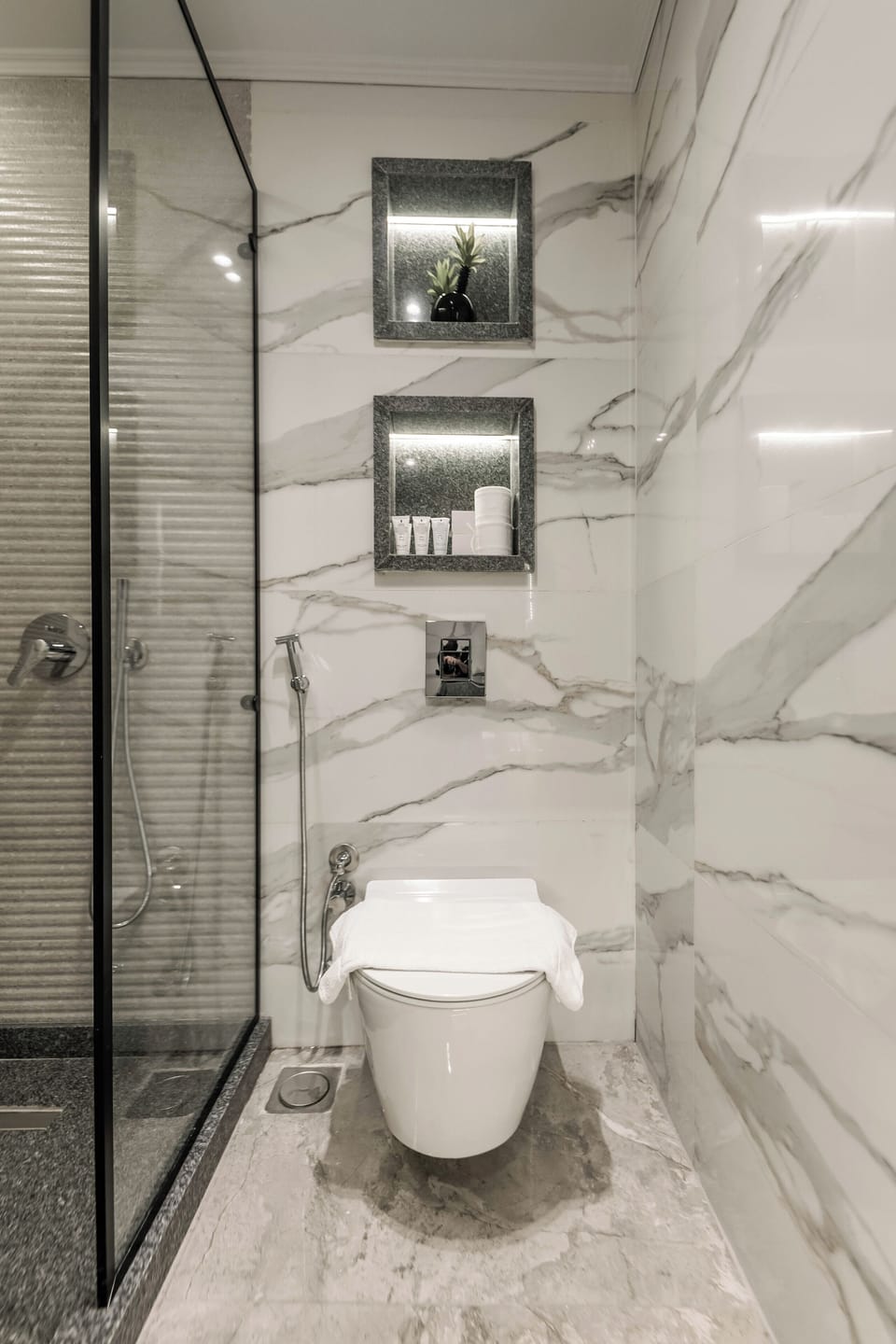 Rainfall showerhead, free toiletries, hair dryer, bathrobes