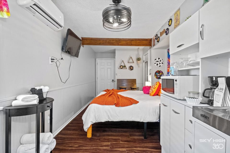 Double Room, Hill View | Iron/ironing board, free WiFi