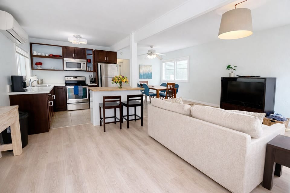 Apartment, Patio | Living area | Flat-screen TV
