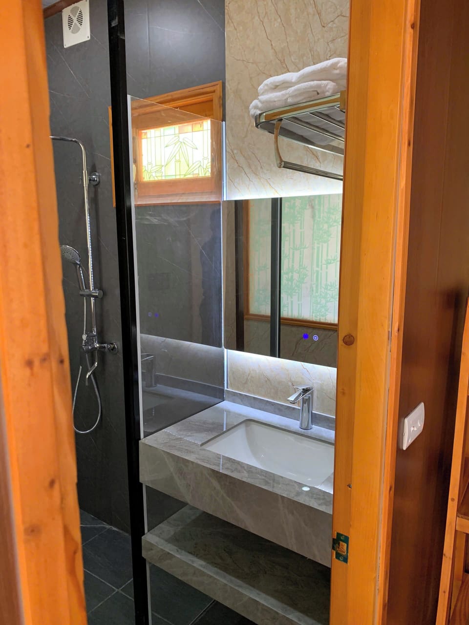 Free toiletries, slippers, bidet, towels