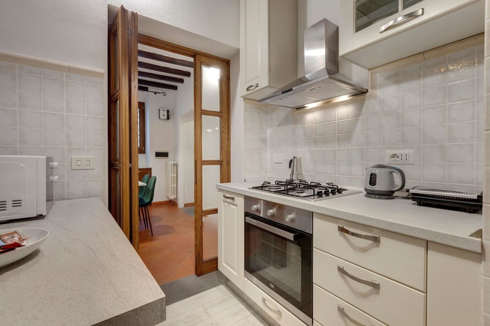 Apartment, Balcony | Private kitchen | Electric kettle