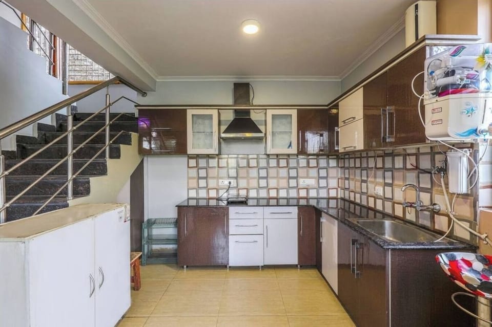 Luxury Villa, Mountain View | Private kitchen | Mini-fridge, electric kettle