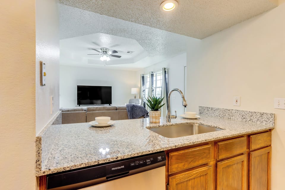 House (2 Bedrooms) | Interior