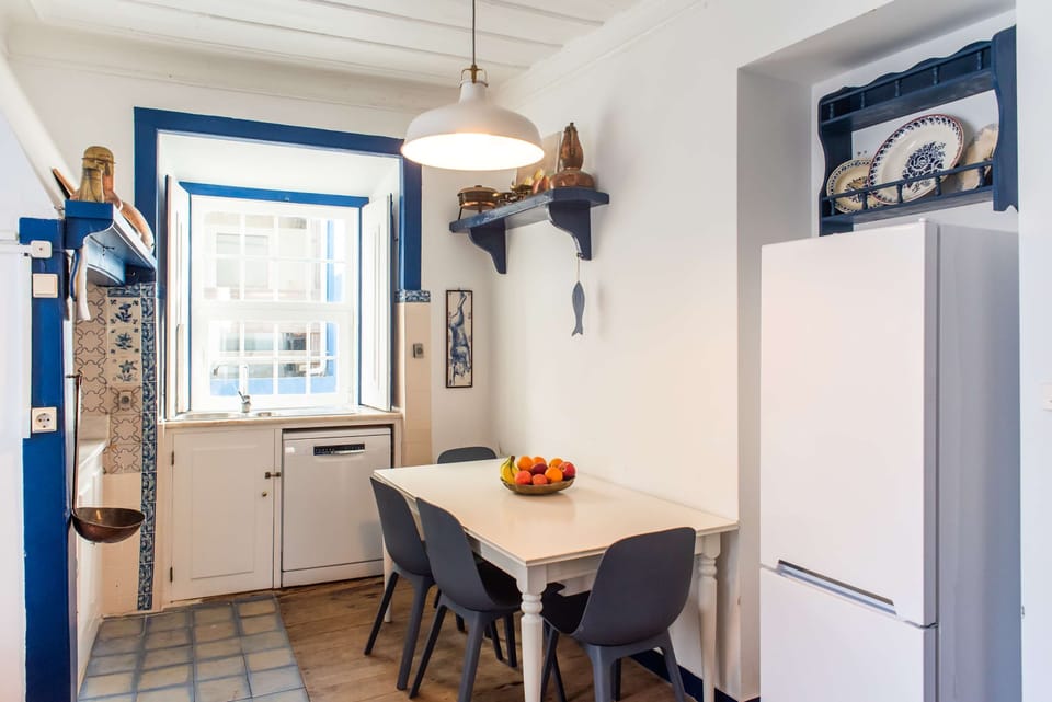 House | 4 bedrooms, desk, high-speed internet